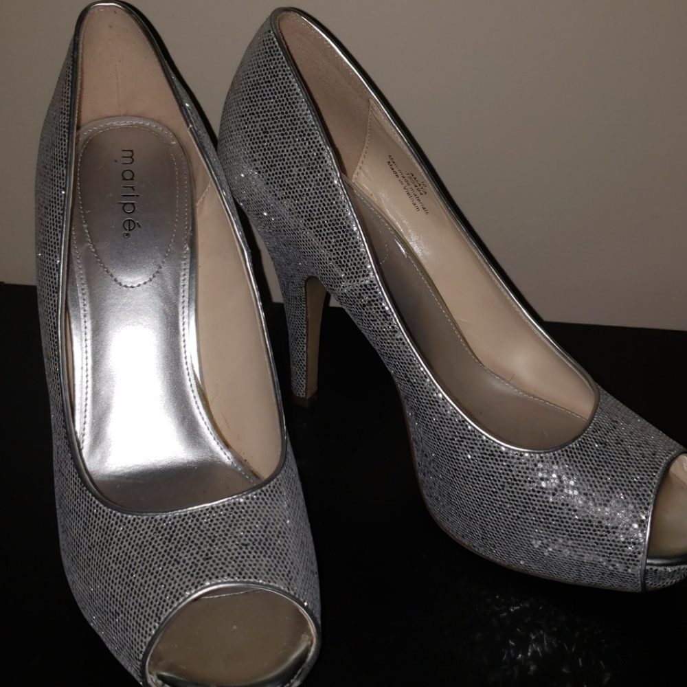 Maripe Silver peep toe heels